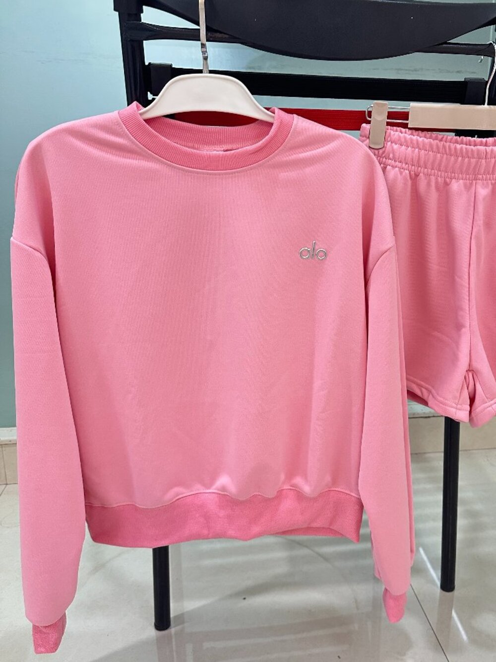 Women's ALO Pink Long-sleeved Top + Shorts Sz M - Picture 2 of 4